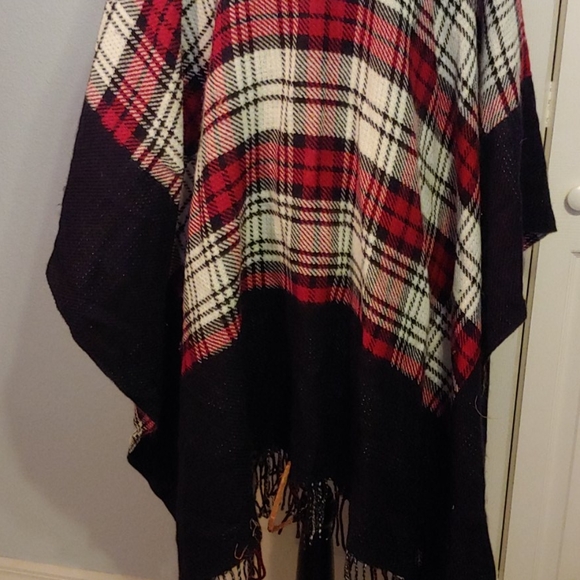 Shawl - Picture 3 of 5